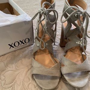 Size 6 Gray Suede Lace Up 3 1/2” heel sandal